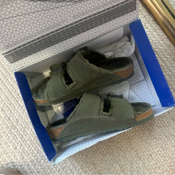 NEW Birkenstock Arizona Shearling Sandals In Thyme Green Free People NWT - Picture 5 of 9